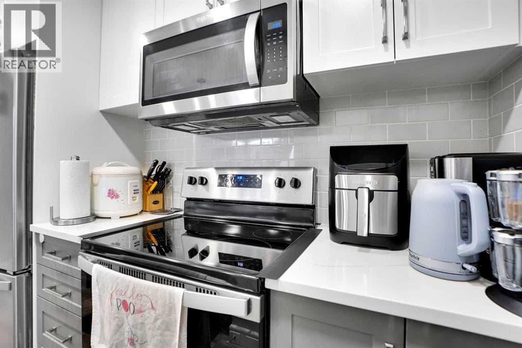 28 Savanna Passage NE photo 9