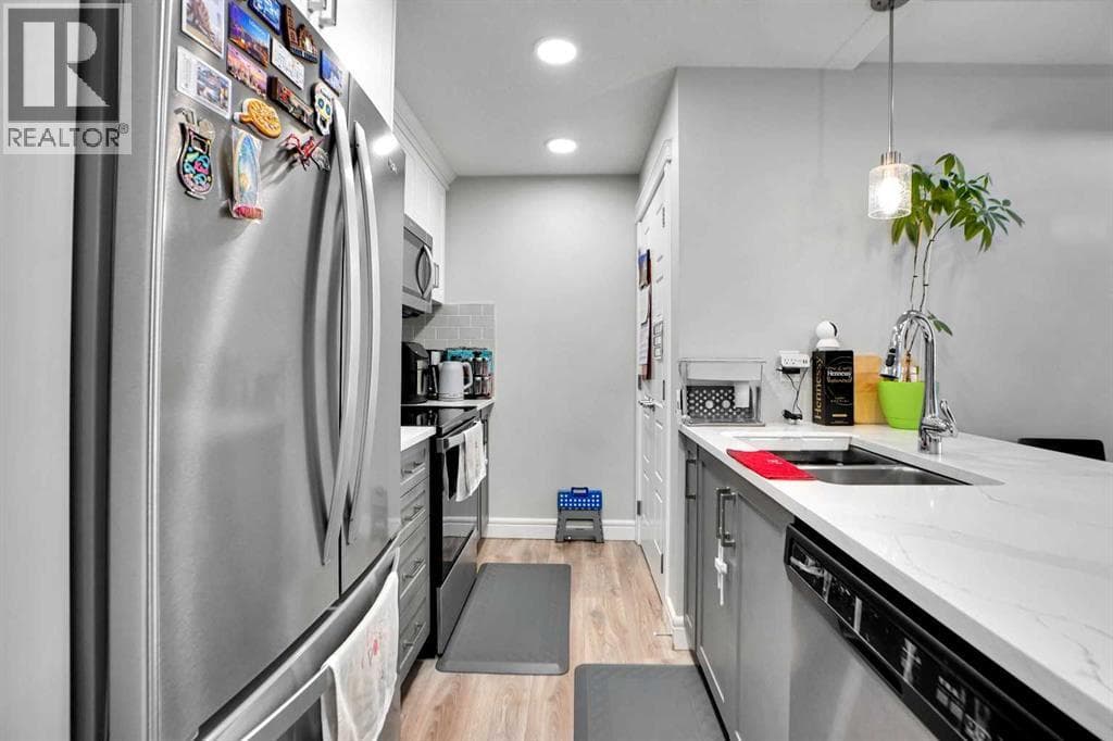 28 Savanna Passage NE photo 8