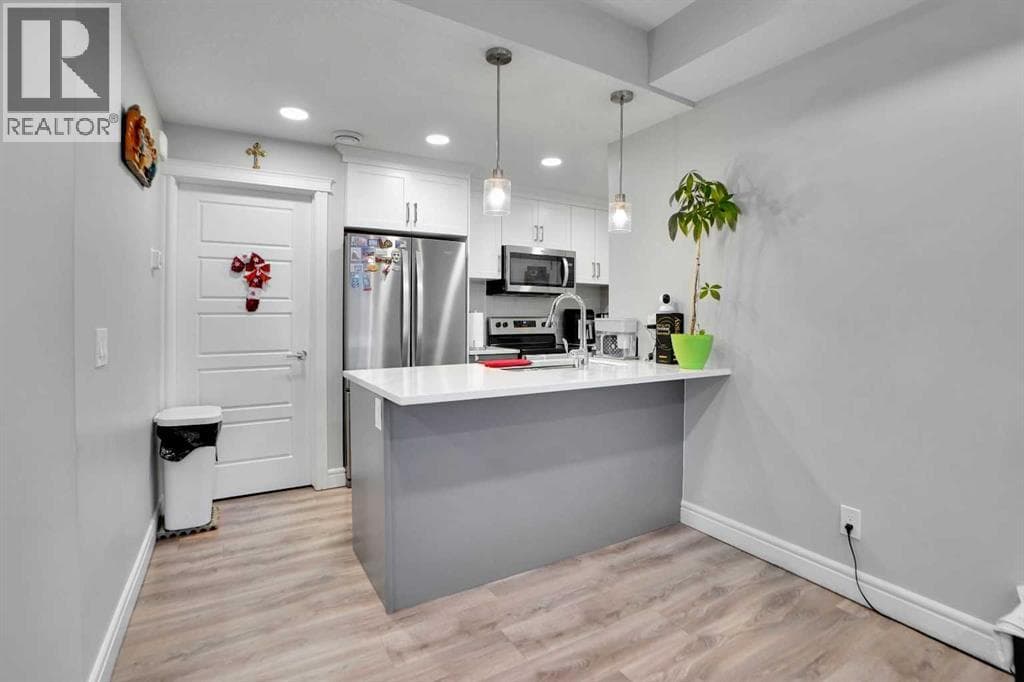 28 Savanna Passage NE photo 7