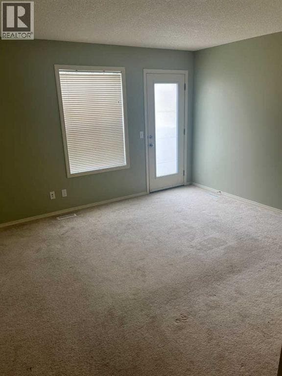 138 Saddlebrook Point NE photo 7