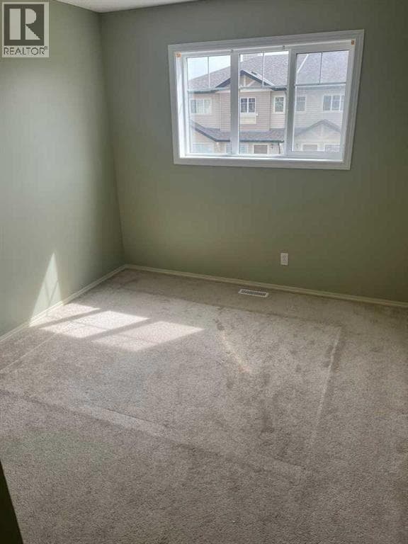 138 Saddlebrook Point NE photo 8