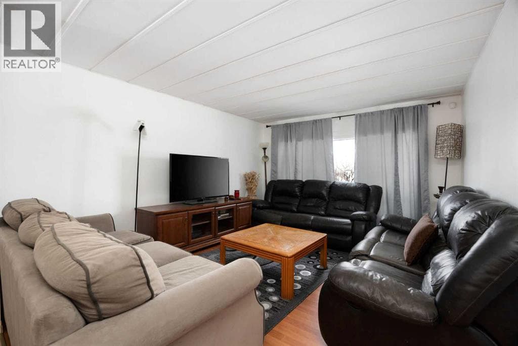132 Greenfield Place photo 4