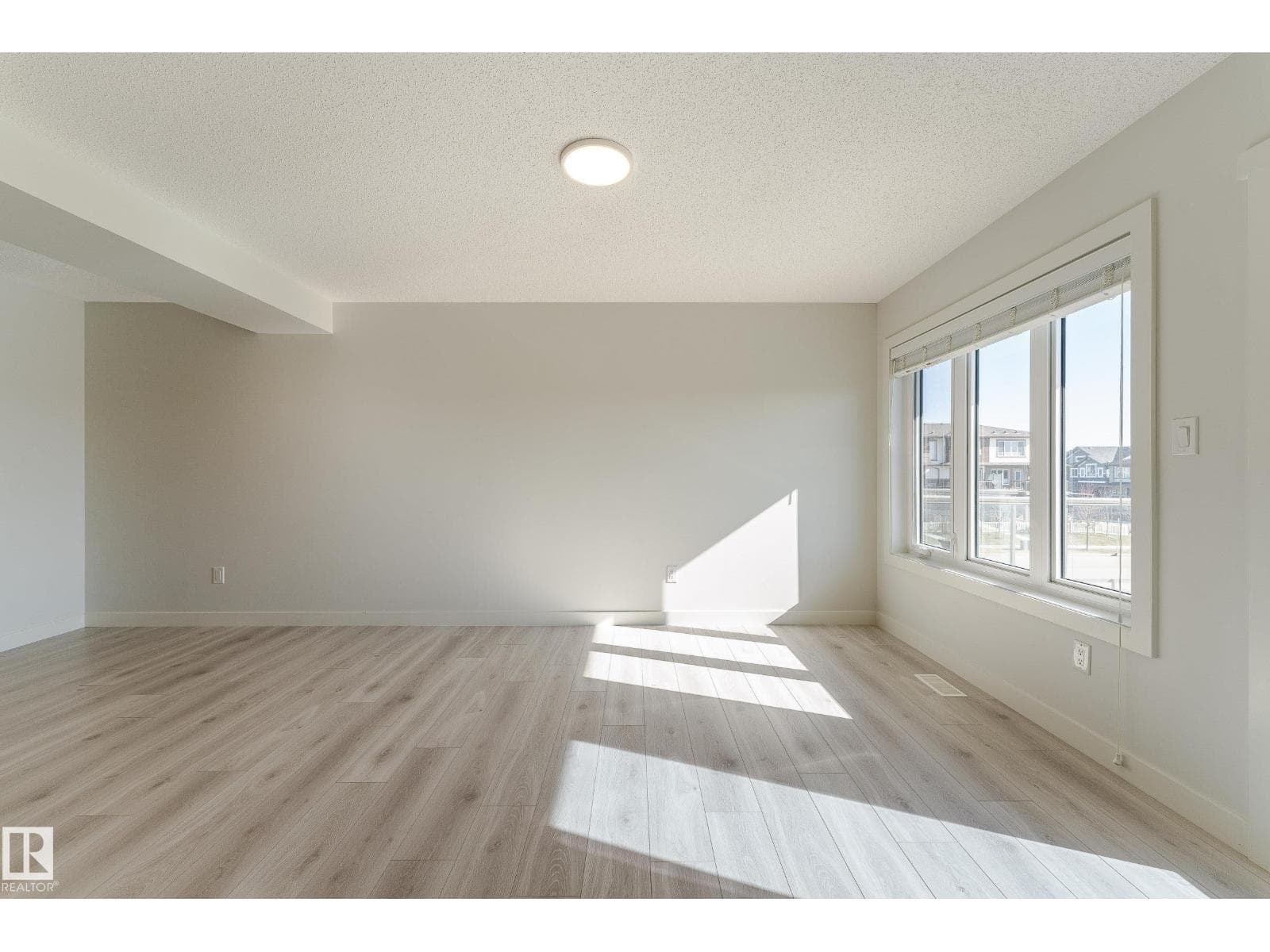 2653 196A NW photo 10