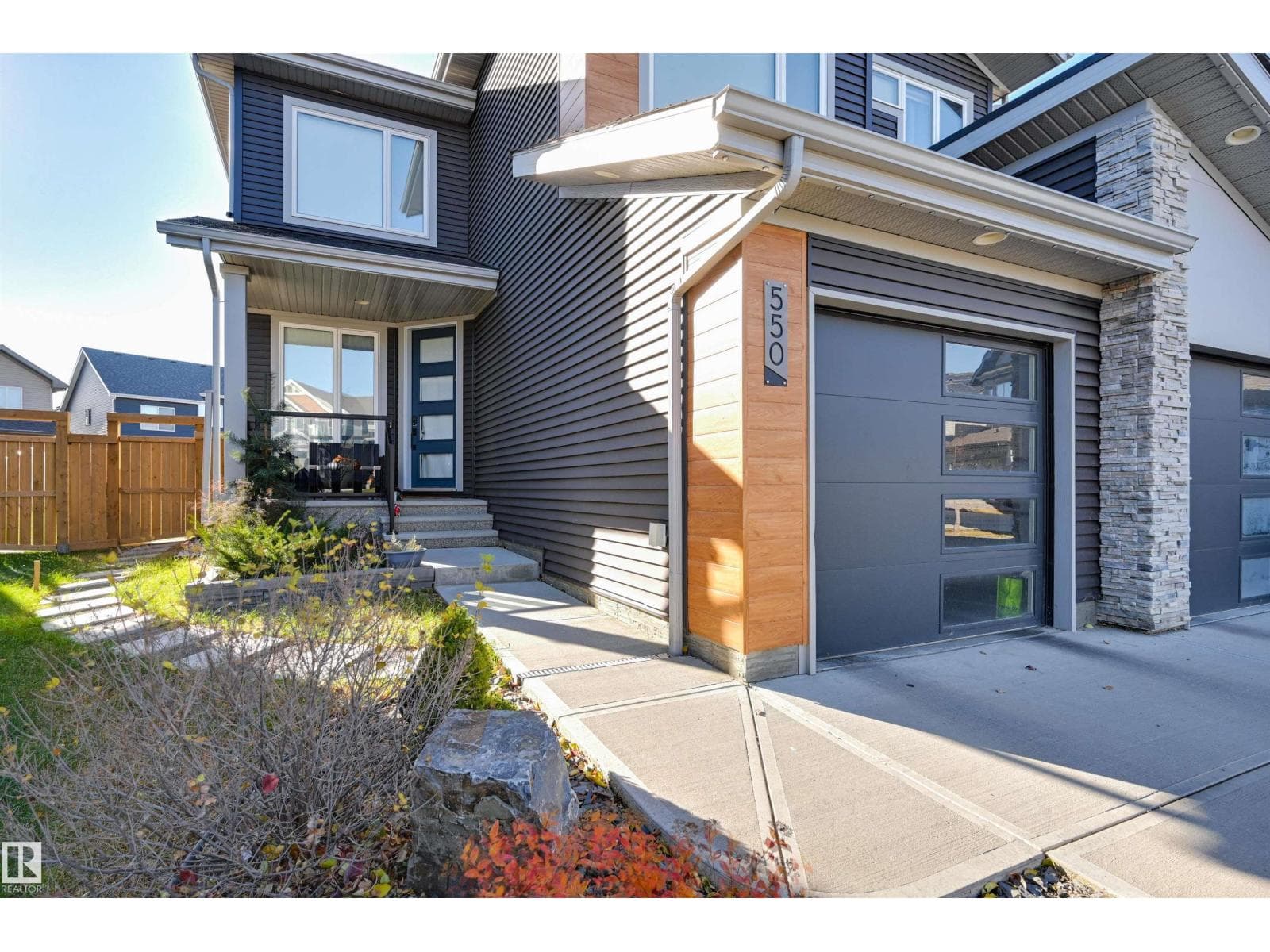 550 EAGLESON WD NW photo 4