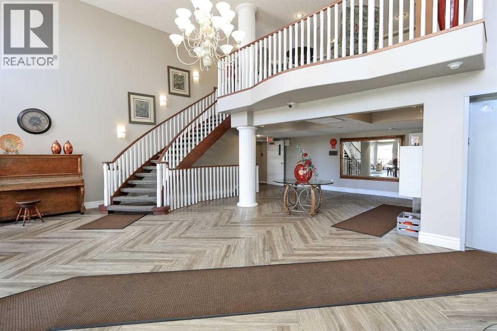 409, 6118 53 Avenue photo 5
