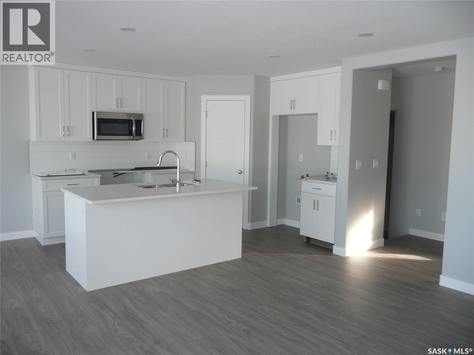 535 Traeger MANOR — photo 4