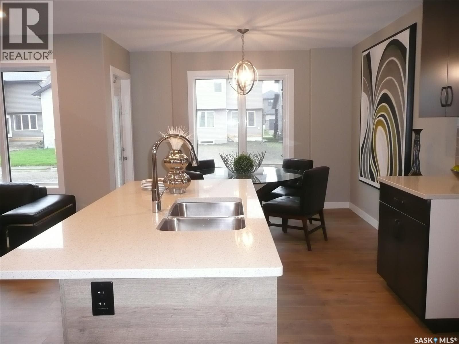 535 Traeger MANOR — photo 5
