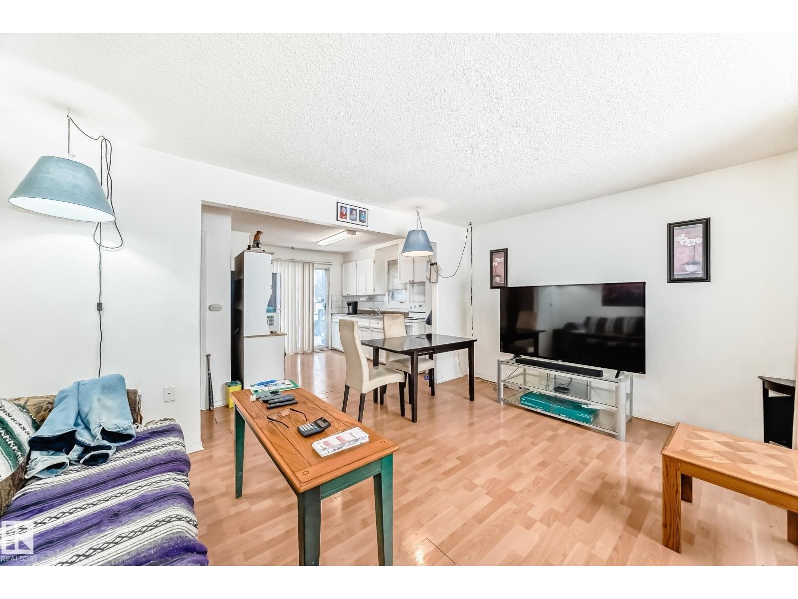 15515 92A AV NW photo 4