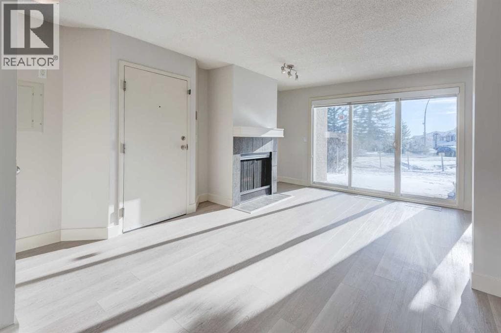 1, 101 Village Heights SW photo 5