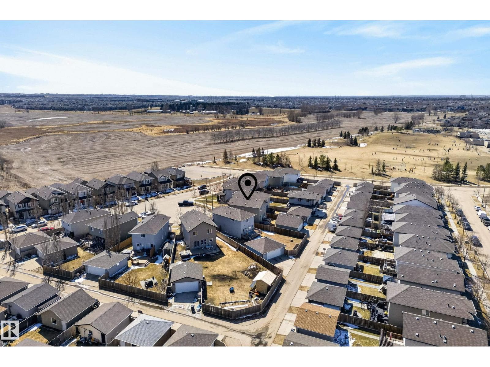 1148 35 AV NW photo 2