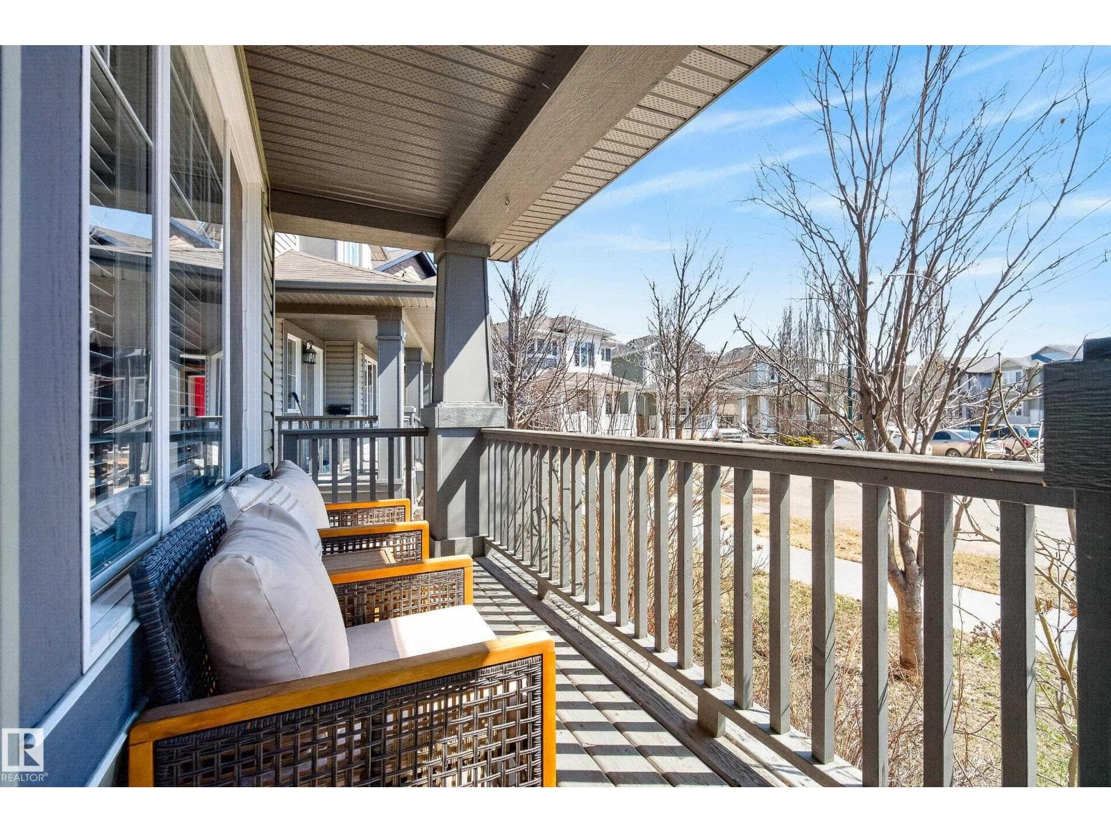 1148 35 AV NW photo 4