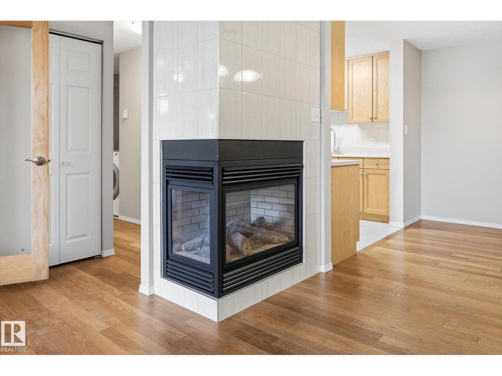 238 SURREY GARDENS GD NW photo 10