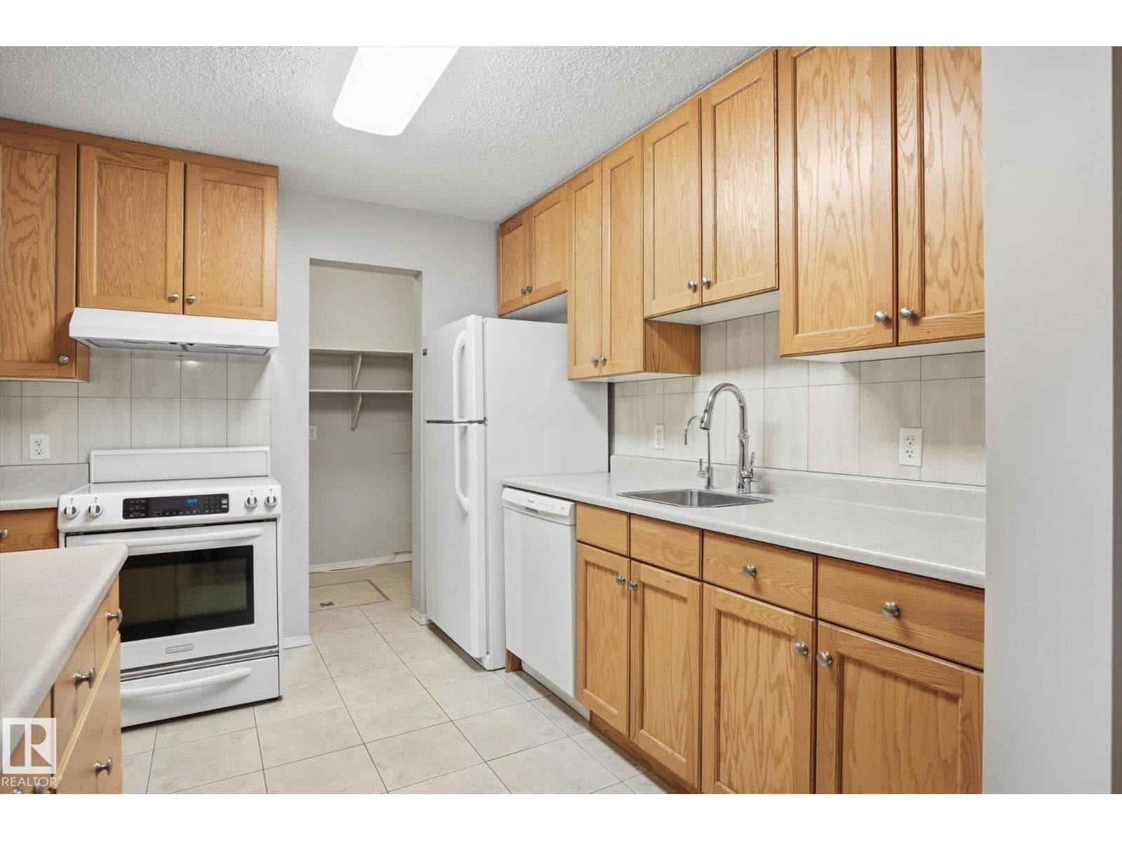 238 SURREY GARDENS GD NW photo 11