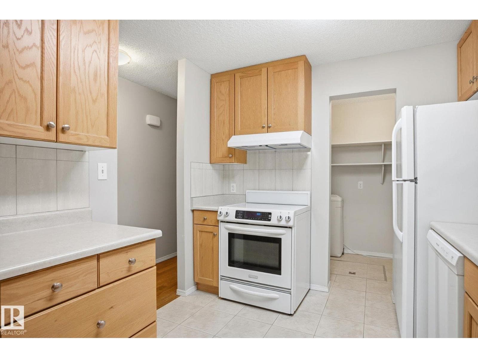 238 SURREY GARDENS GD NW photo 12
