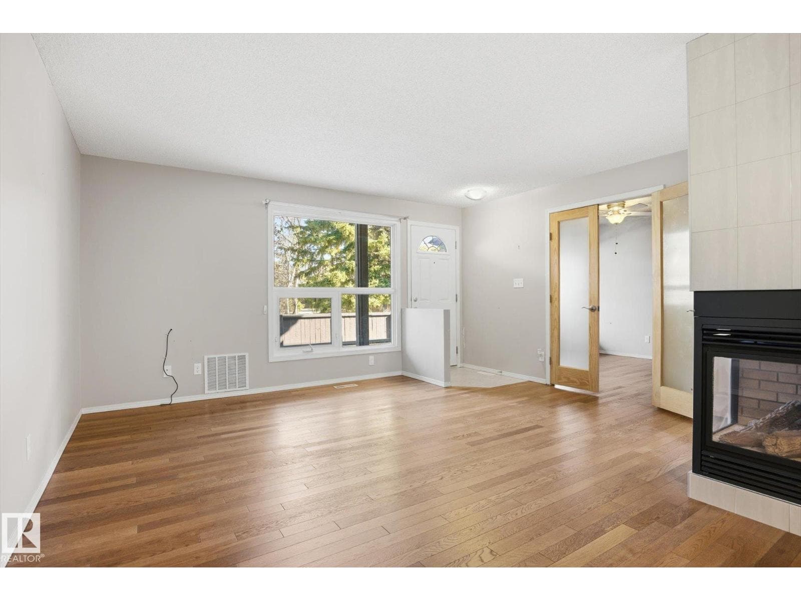 238 SURREY GARDENS GD NW photo 6