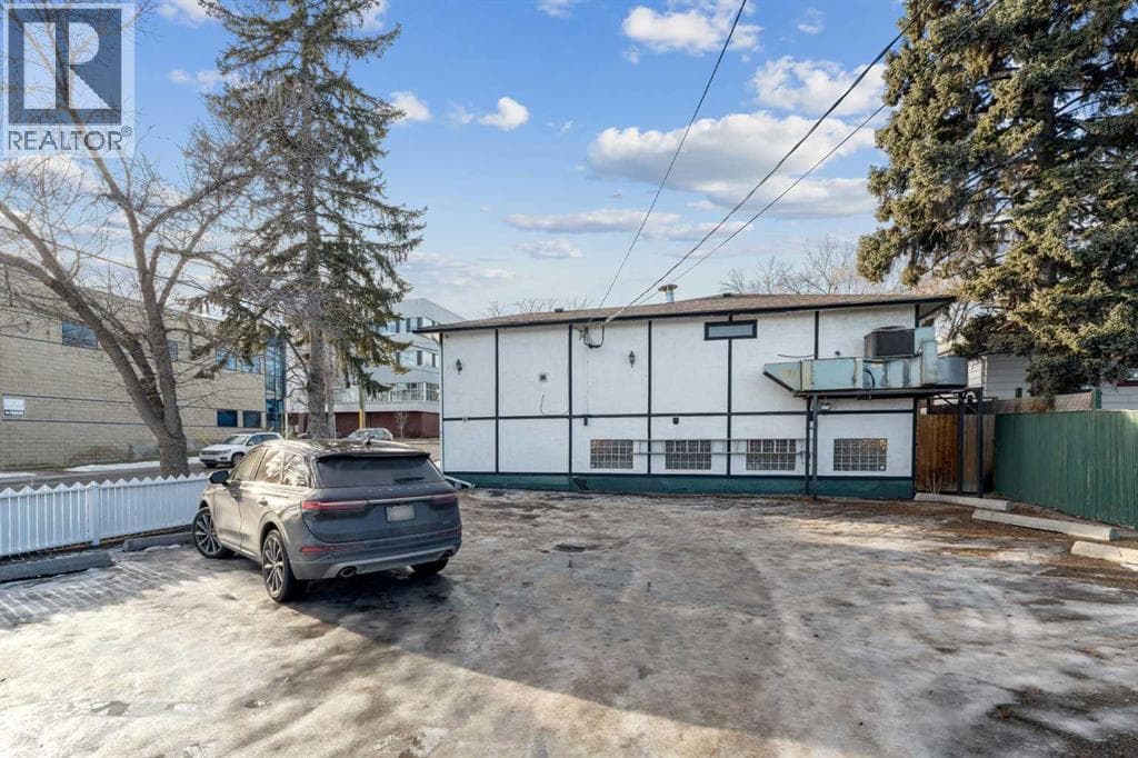 5340 2 Street SW photo 8