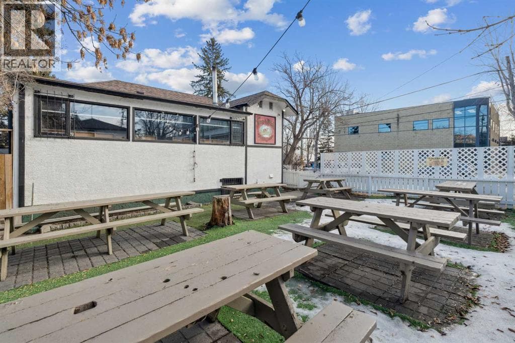 5340 2 Street SW photo 5