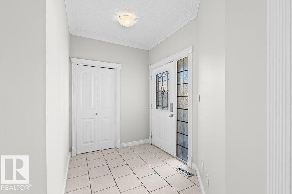 5871 166 AV NW — photo 4