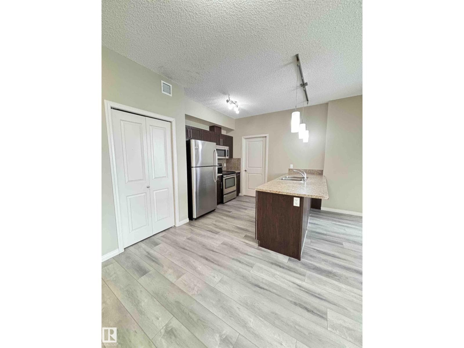 #408 111 AMBELSIDE DR SW SW photo 2