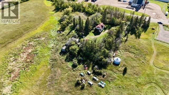 4406 47 Avenue photo 3