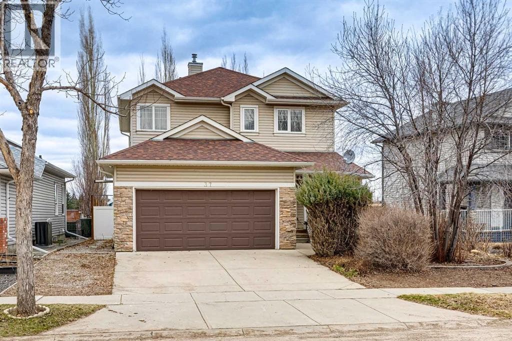 3 bed 3 bath single family at 37 Cimarron Trail — $650,000
