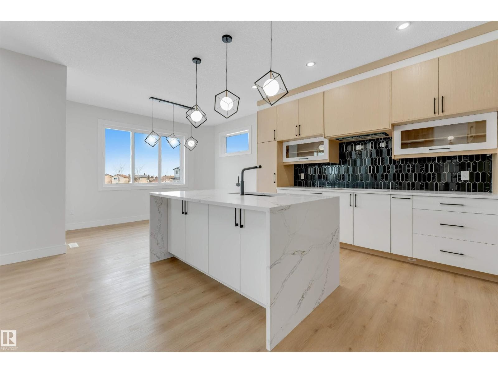 4 bed 3 bath single family at 352 ROBERTS WD — $499,900