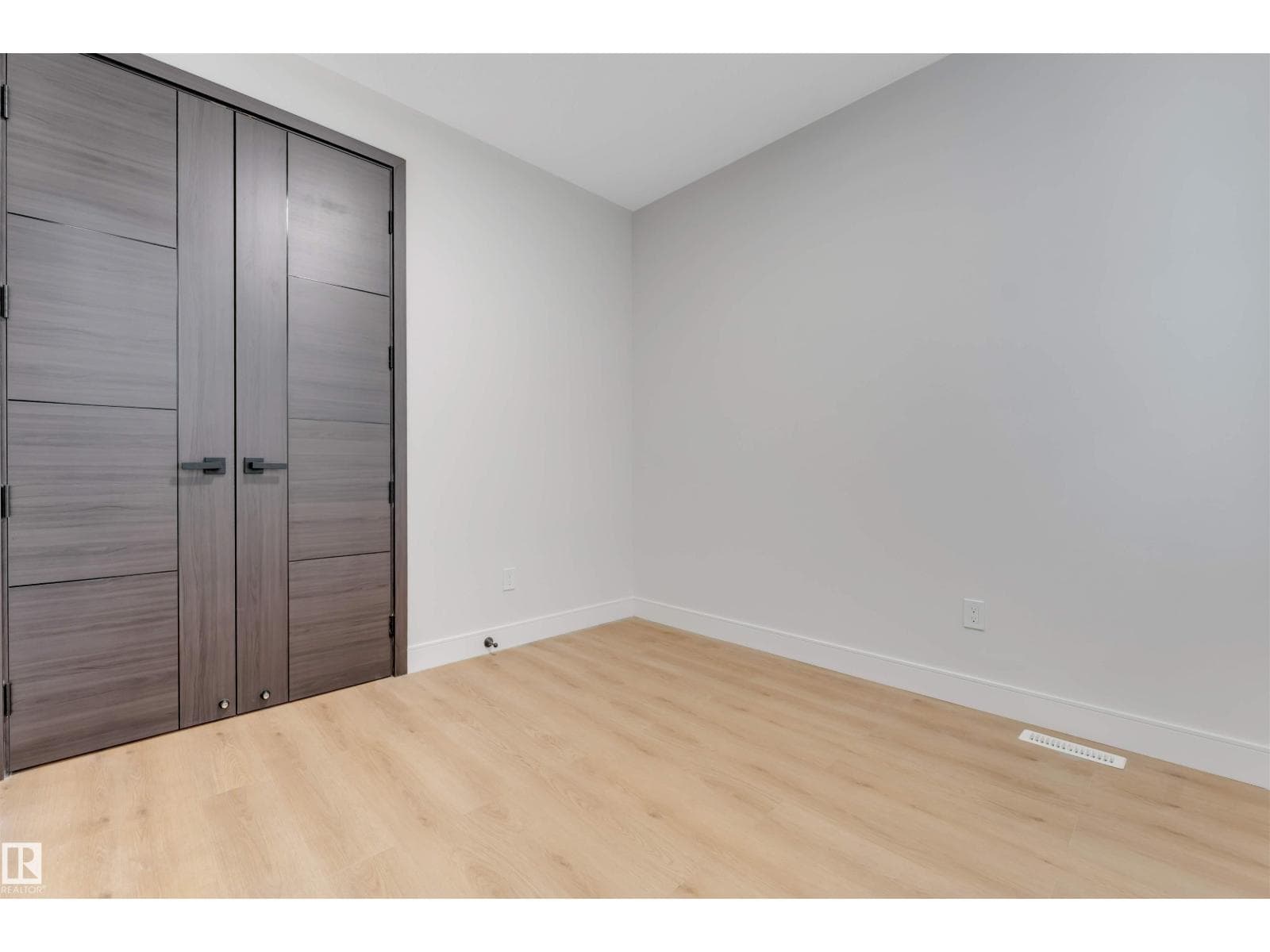 352 ROBERTS WD photo 5
