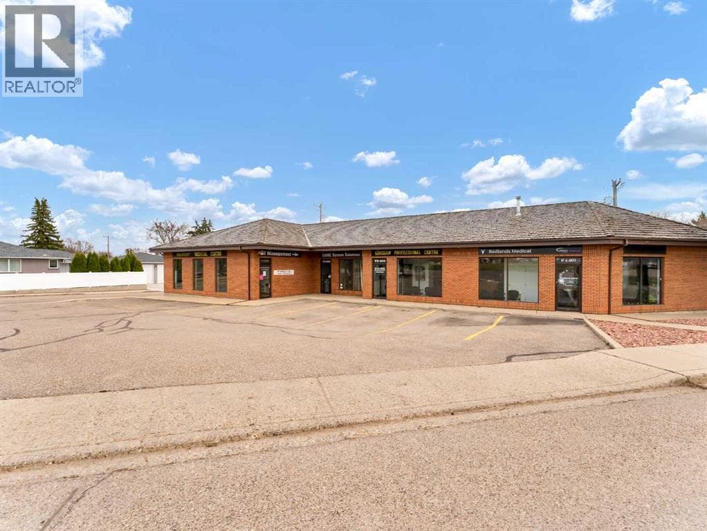 4, 809 Bullivant Crescent SW photo 3