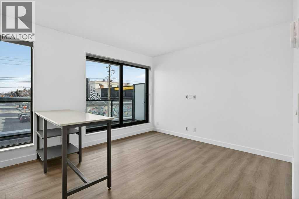 206, 123 4 Street NE photo 4