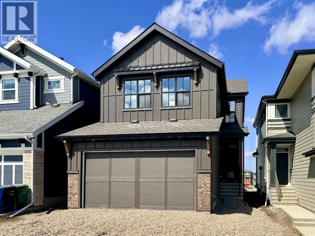 3 bed 3 bath single family at 104 Mercado Crescent SE — $749,900