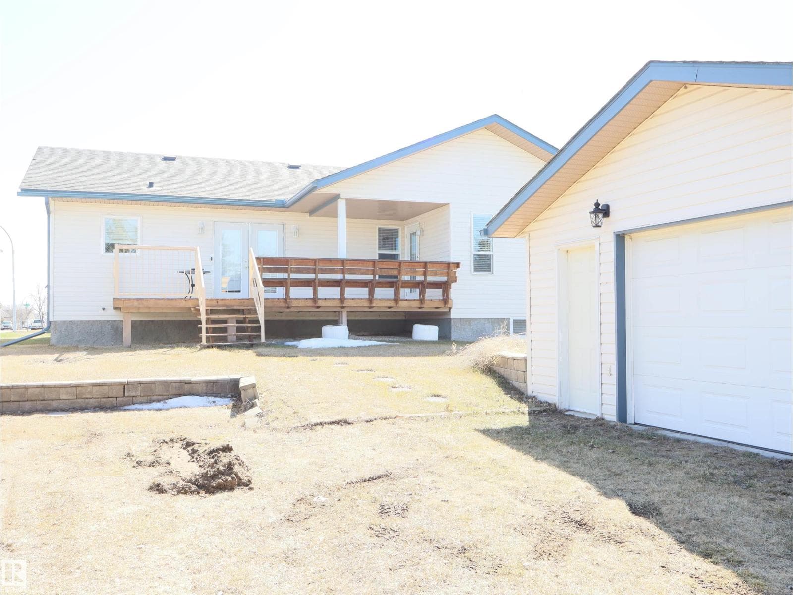 5802 52 AV photo 12