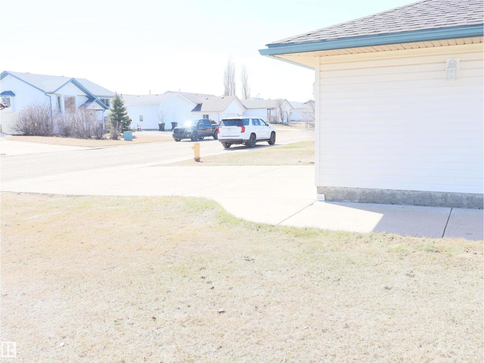 5802 52 AV photo 4
