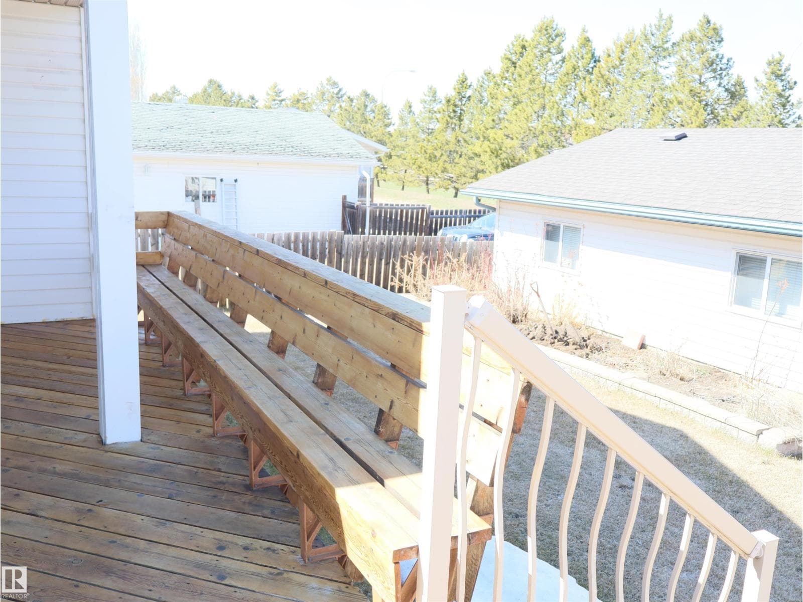 5802 52 AV photo 8