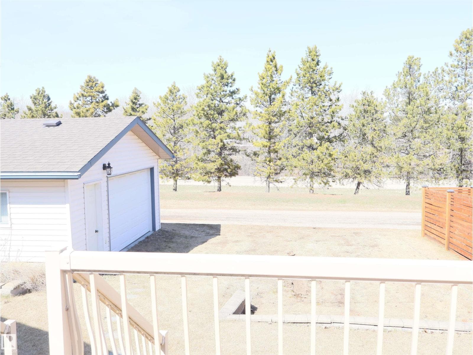 5802 52 AV photo 10