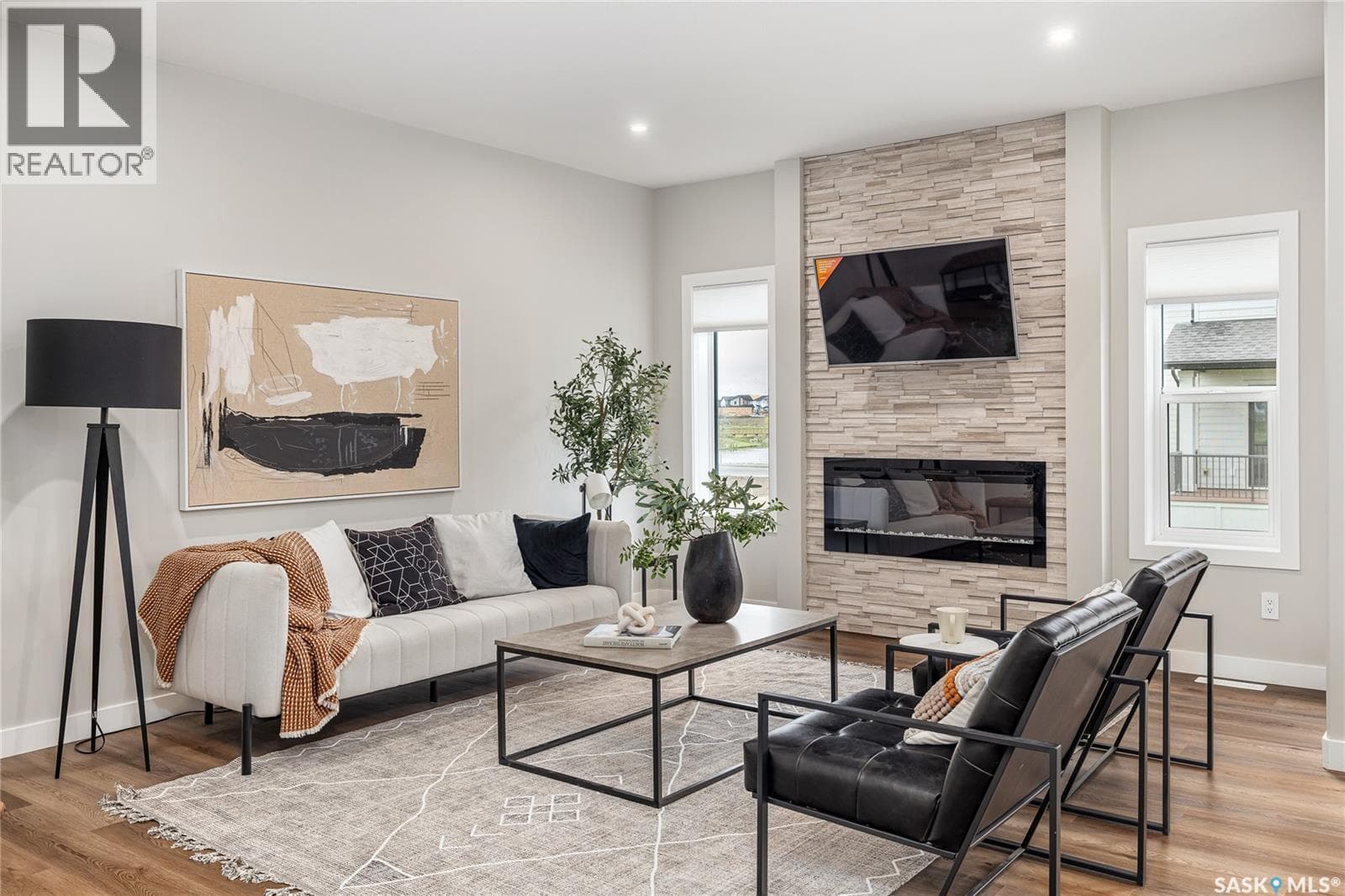 450 Leskiw BEND — photo 4