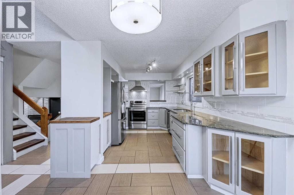 188 Bernard Drive NW photo 4