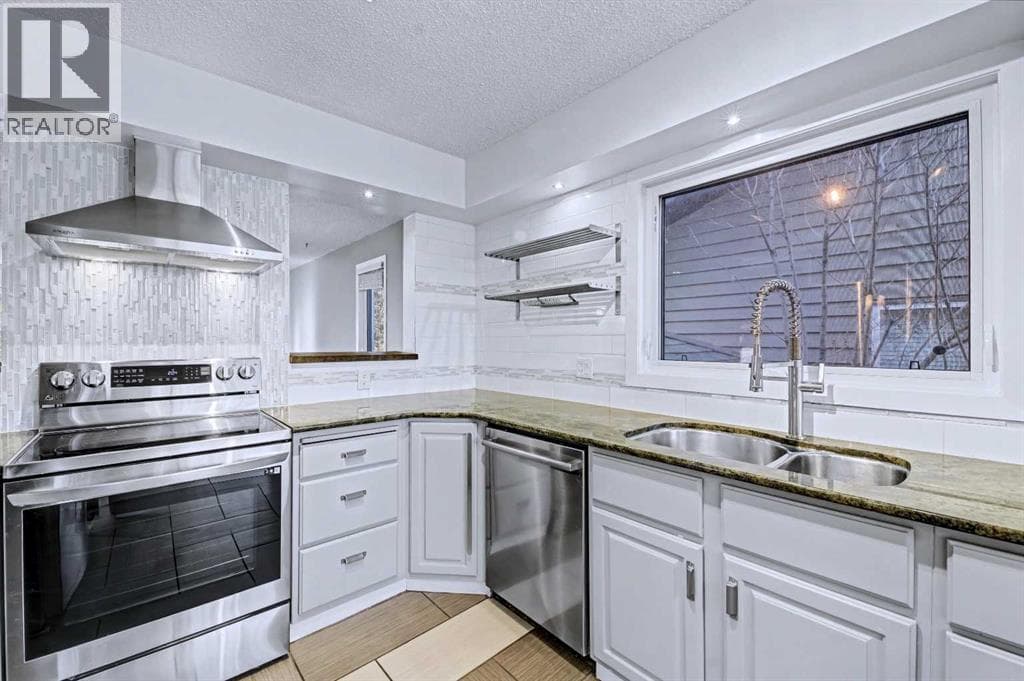 188 Bernard Drive NW photo 5
