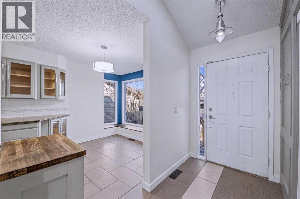 188 Bernard Drive NW photo 3