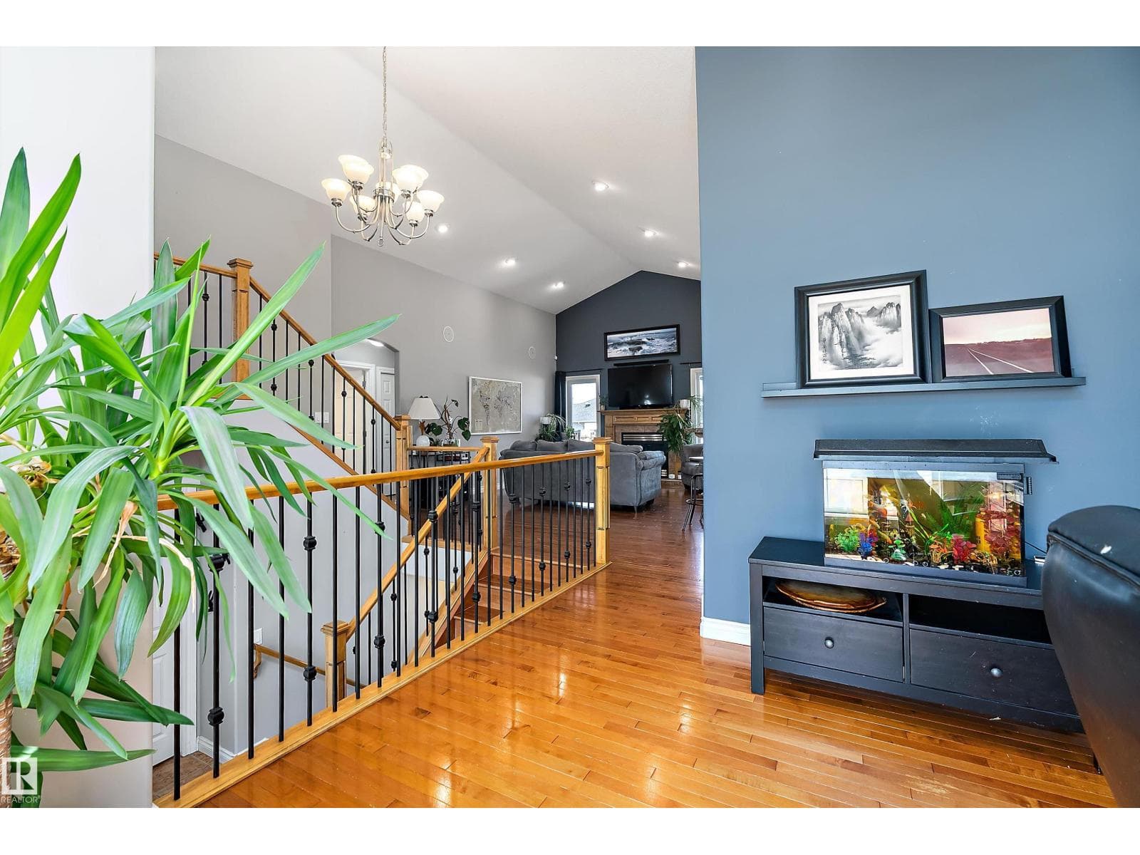 28 WOODS PL — photo 3