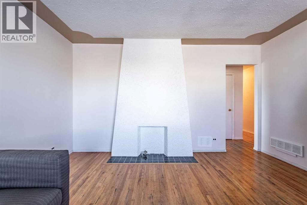 1511 28 Avenue SW photo 10