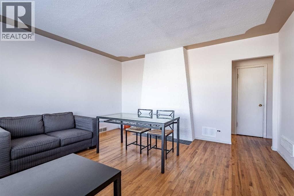 1511 28 Avenue SW photo 9