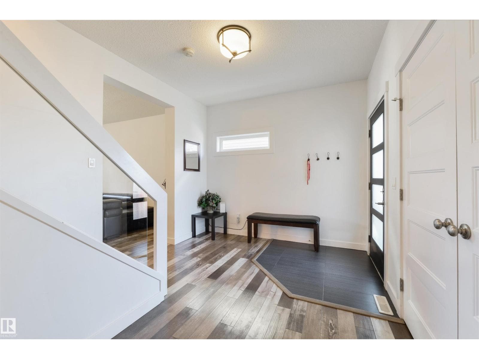 34 HAZELWOOD LN — photo 3