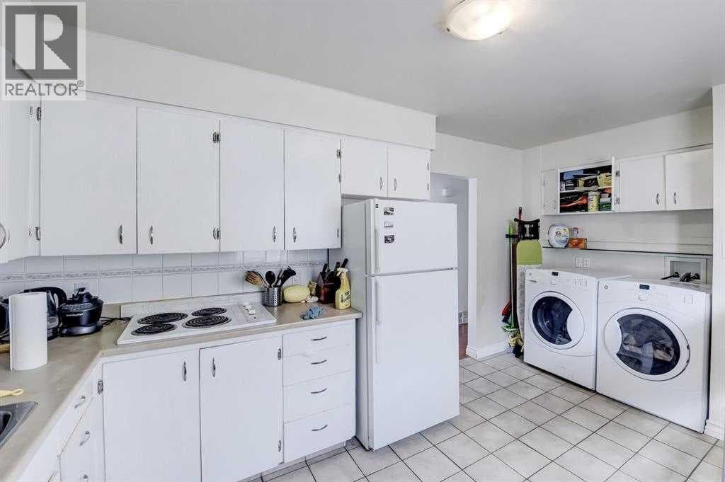 518 54 Avenue SW photo 4