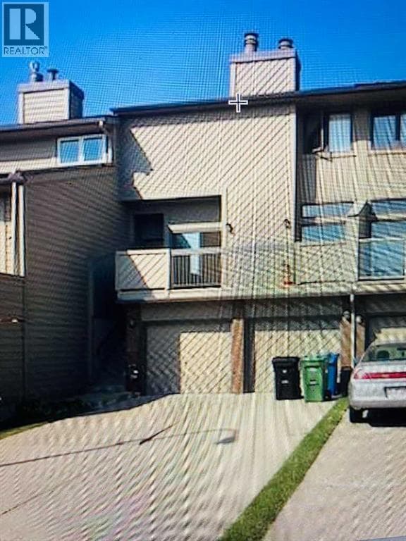 44 Edgemont Estates Road NW photo 2