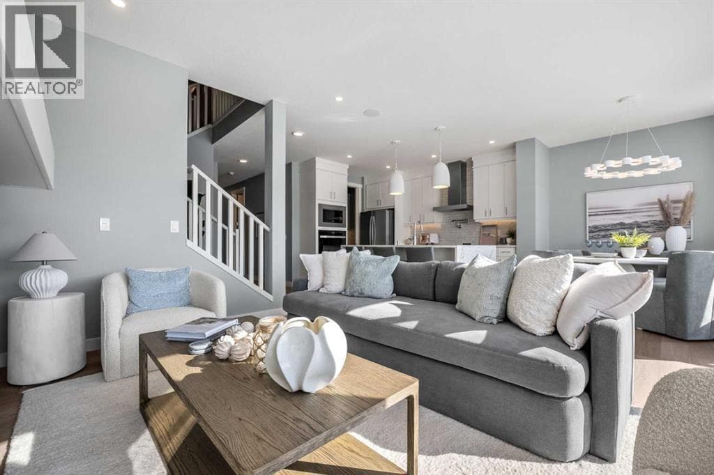 207 Huxland Path NE photo 5