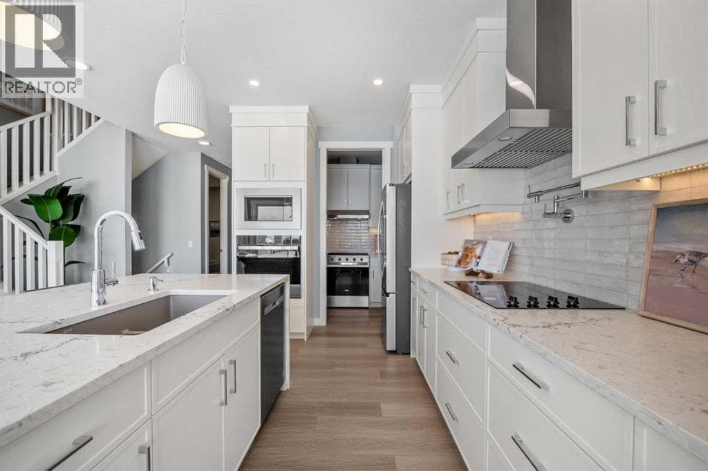 207 Huxland Path NE photo 8