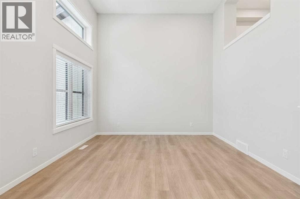 505, 135 Mahogany Parade SE photo 3