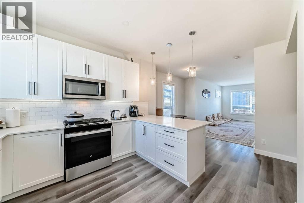 30 Evanscrest Park NW photo 8