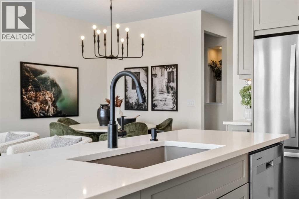 203 Huxland Path NE photo 11