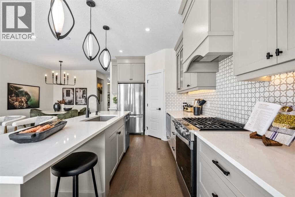 203 Huxland Path NE photo 9
